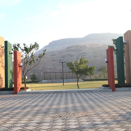 The Grand Gardens Resort イガットプリ エクステリア 写真